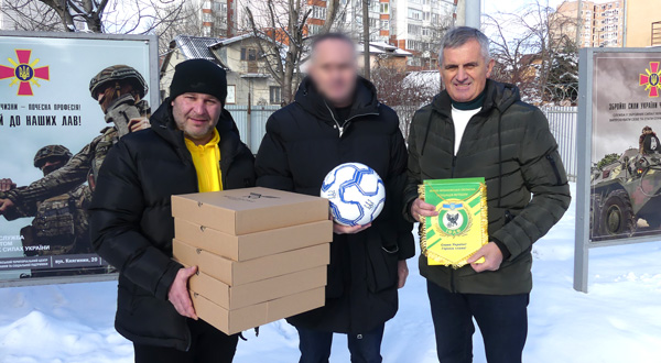Івано-Франківська обласна асоціація футболу передала бойові дрони для ЗСУ